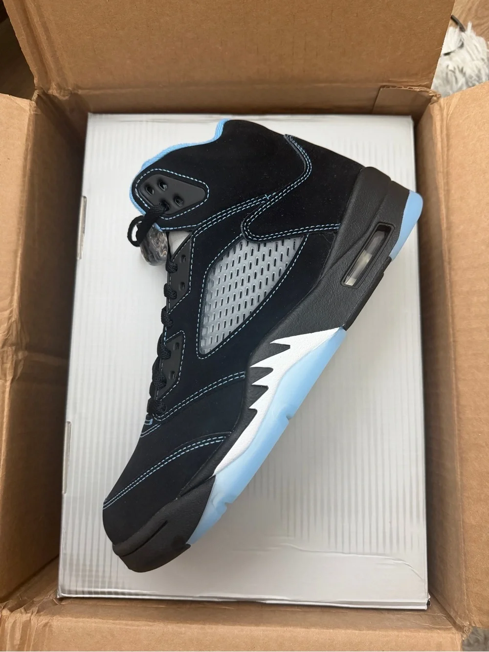Jordan 5 unc Brand new